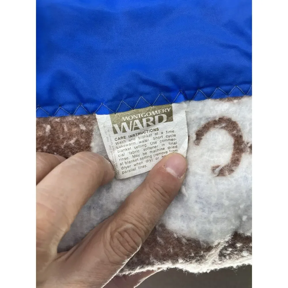 Vintage Peanuts Snoopy Acrylic Blanket – Cheer Baseball Lucy Charlie Satin Trim